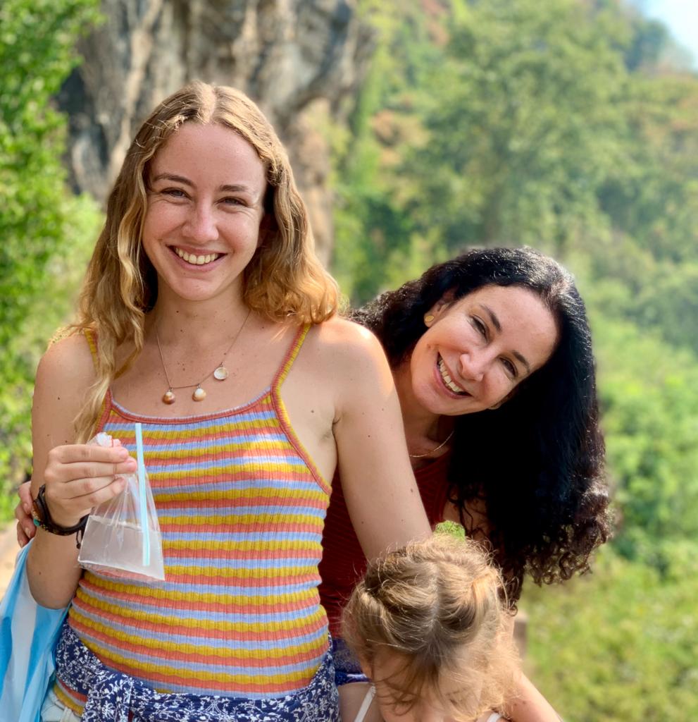 Yael Elish and daughters_1